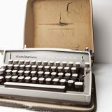 Typewriter Remington Monarch