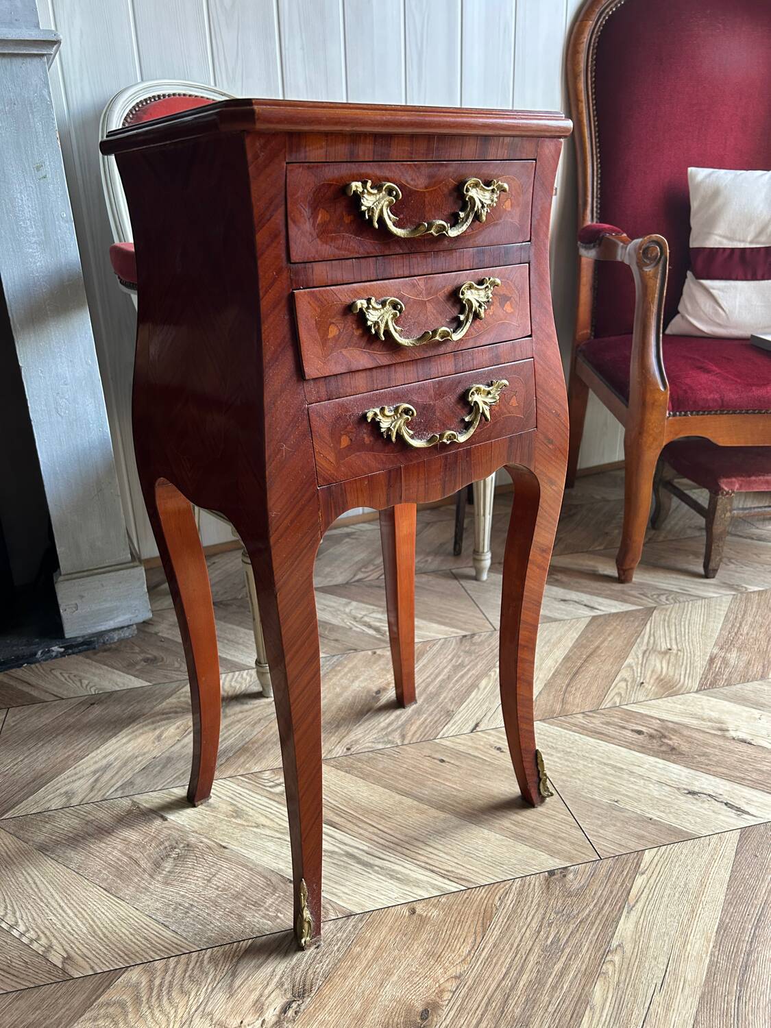 Small 19th-century chest of drawers