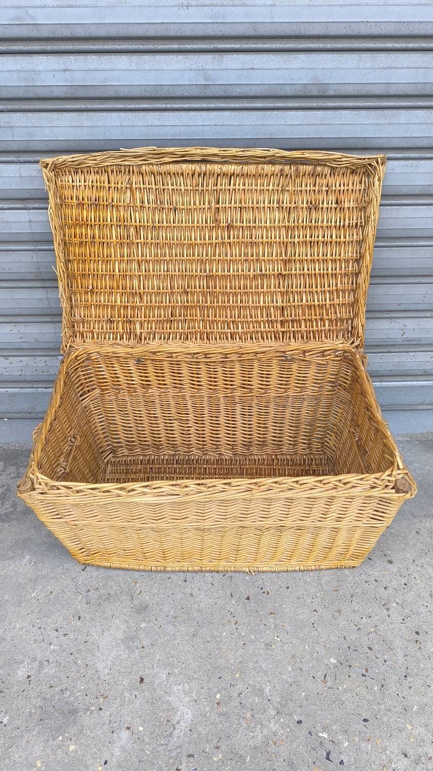 Wicker basket 1960
