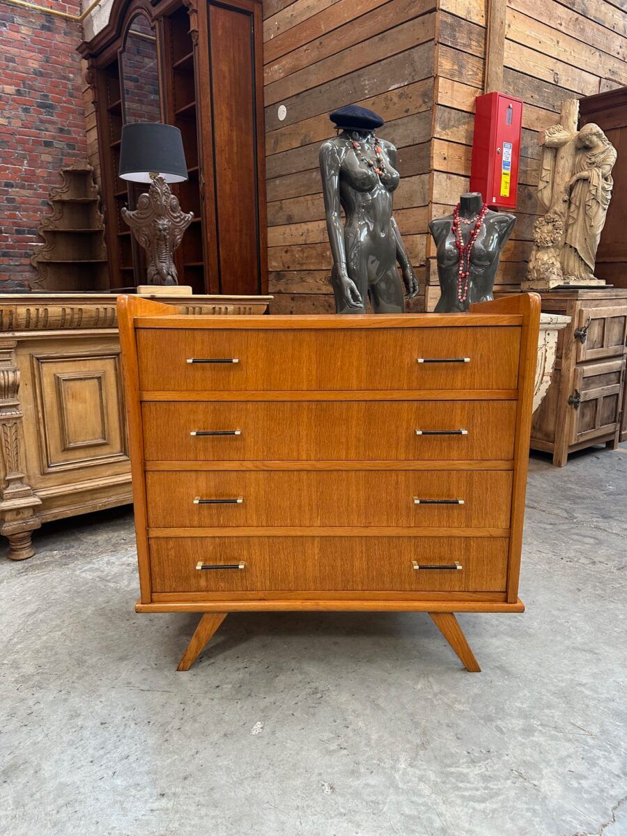 Vintage chest of drawers