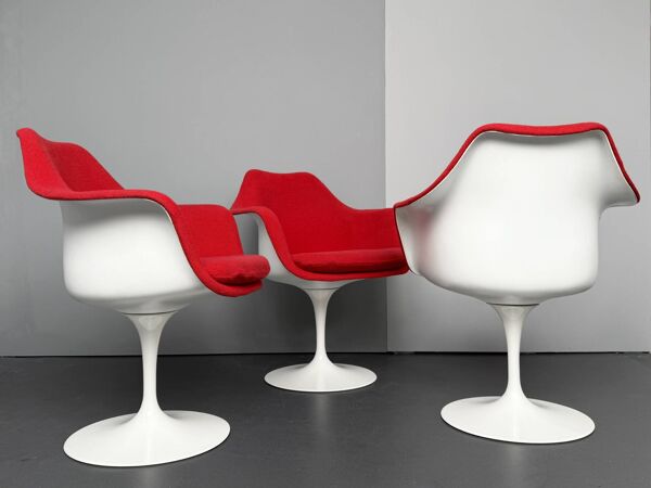 Chaise Tulipe – fauteuil pivotant rouge, par Eero Saarinen pour Knoll International, Italie, années 1960.