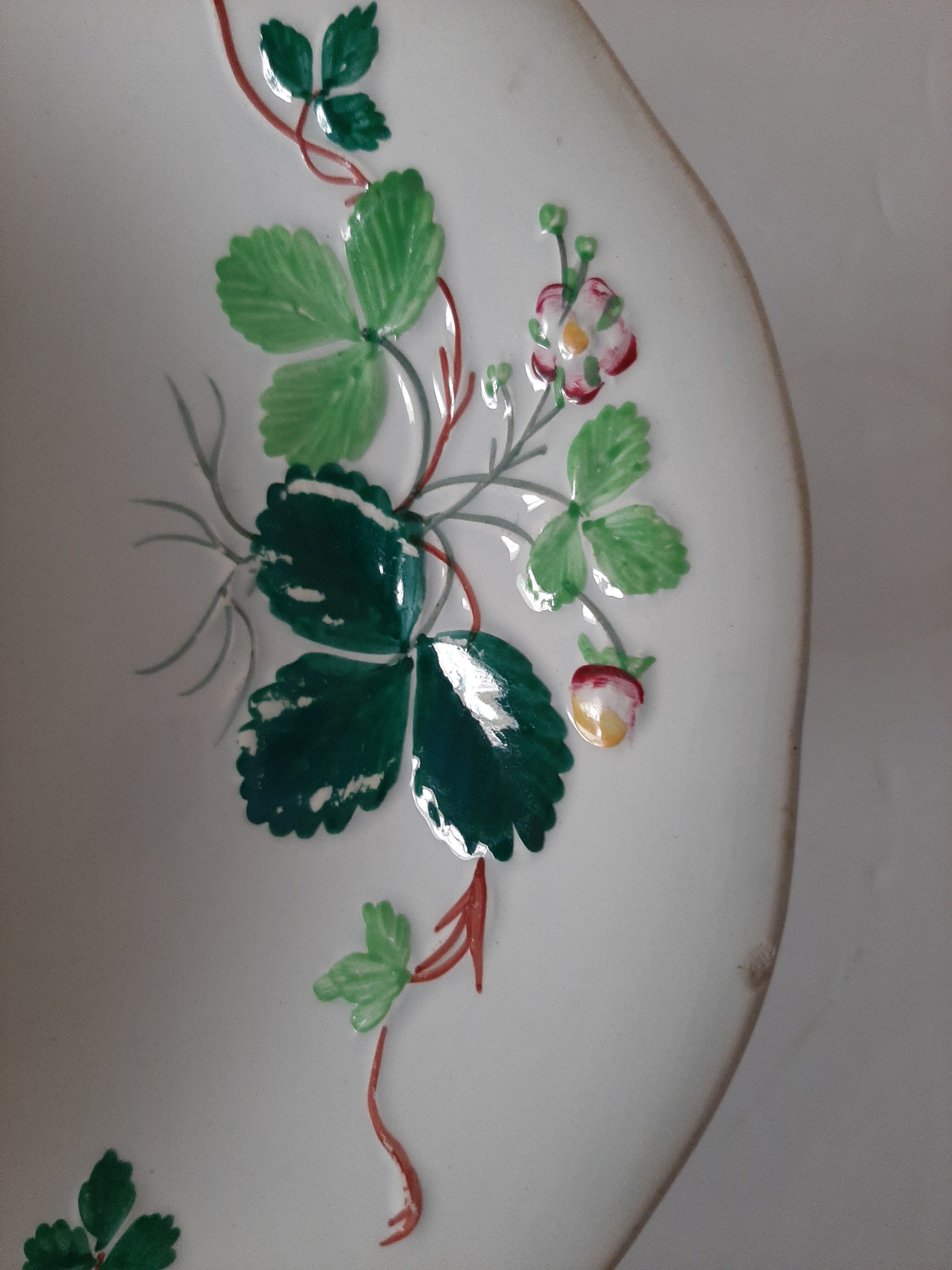 'Strawberry' compotier says Service George Sand, Creil and Montereau earthenware