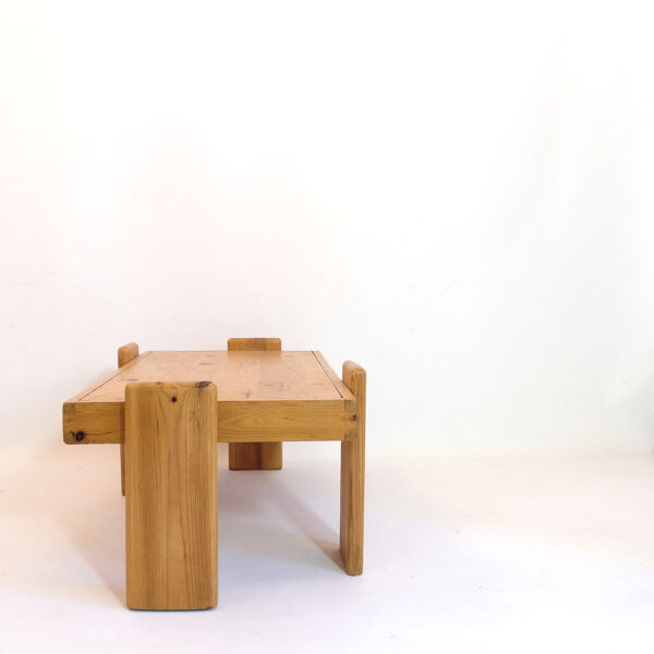 Table basse en pin massif des années 70