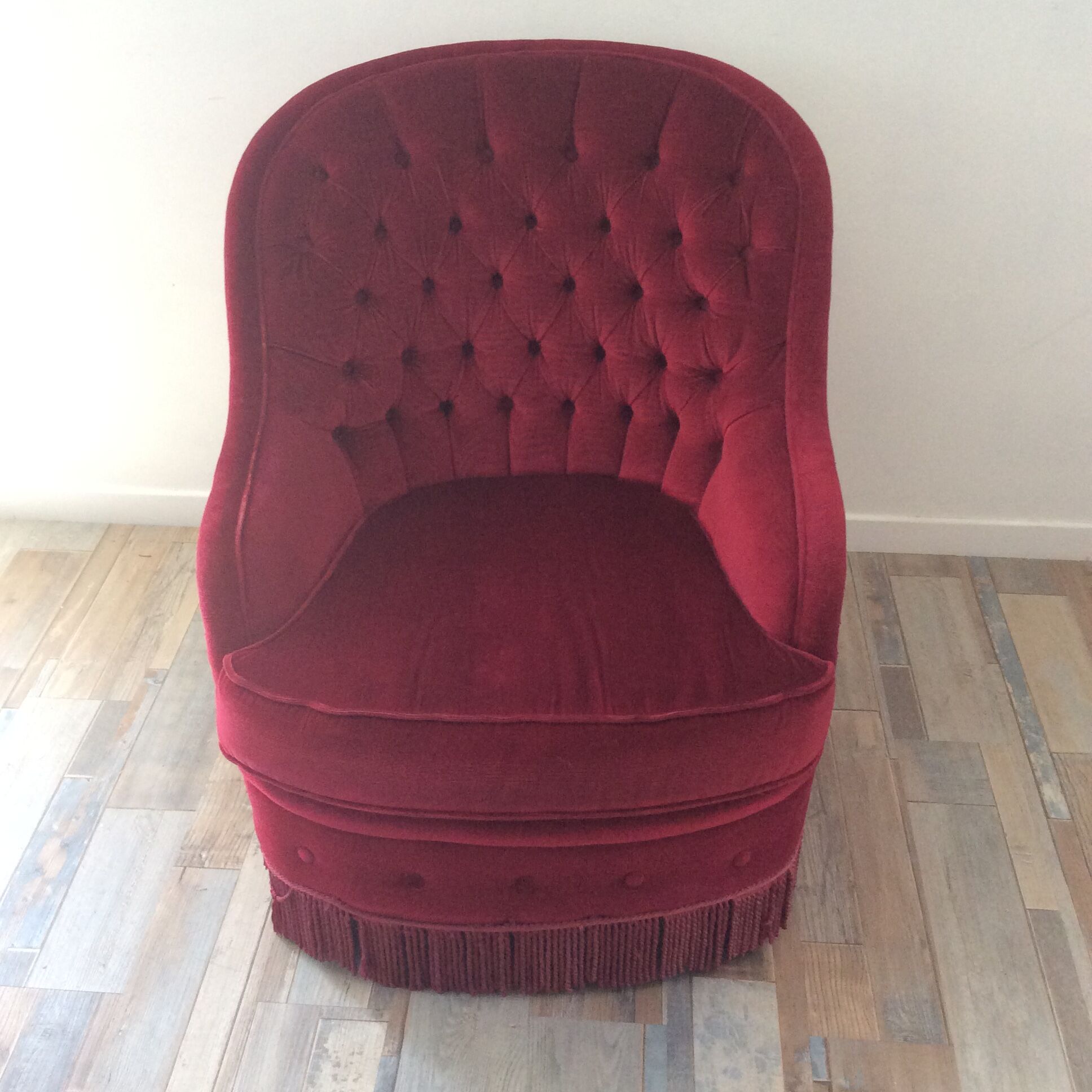 Vintage 70s velvet toad chair