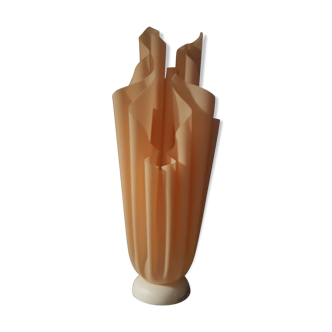 Georgia Jacob model Athuna lamp