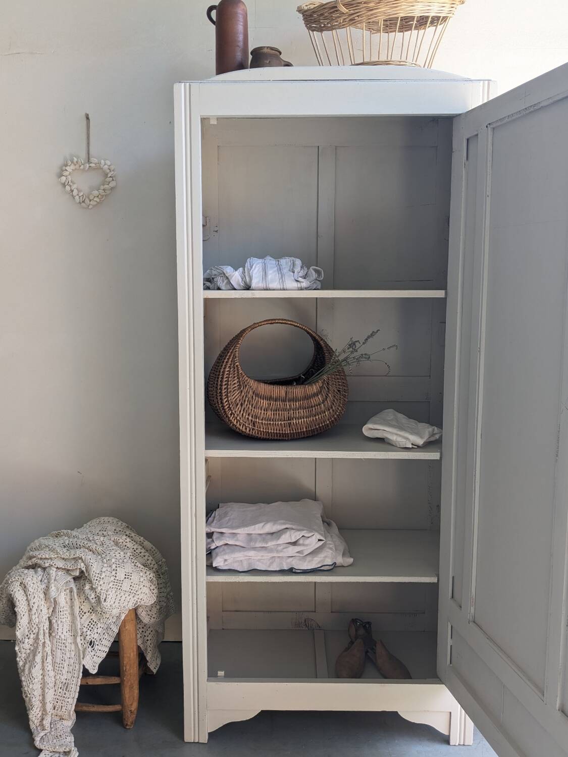 Armoire parisienne