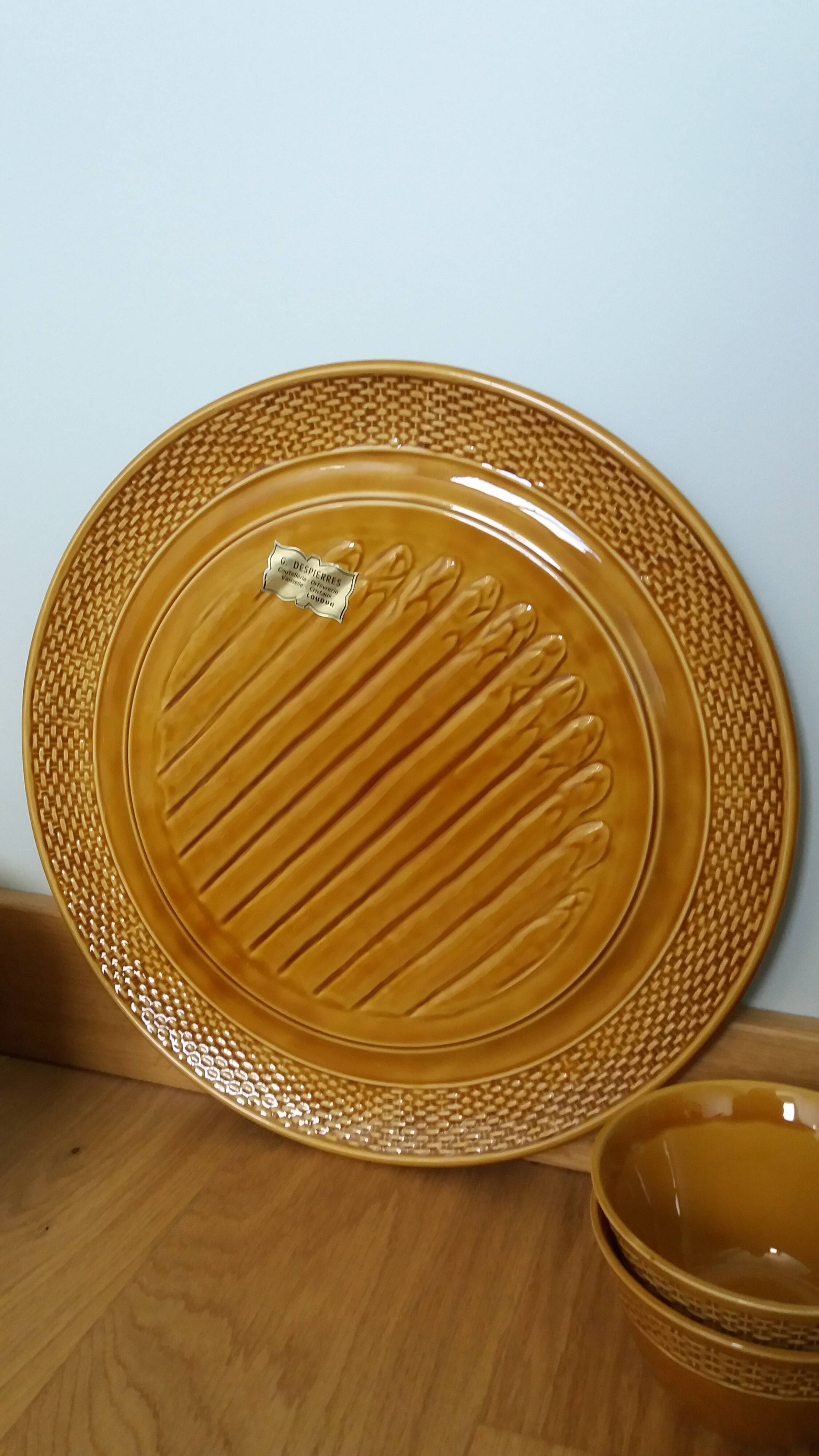 Asparagus serving set