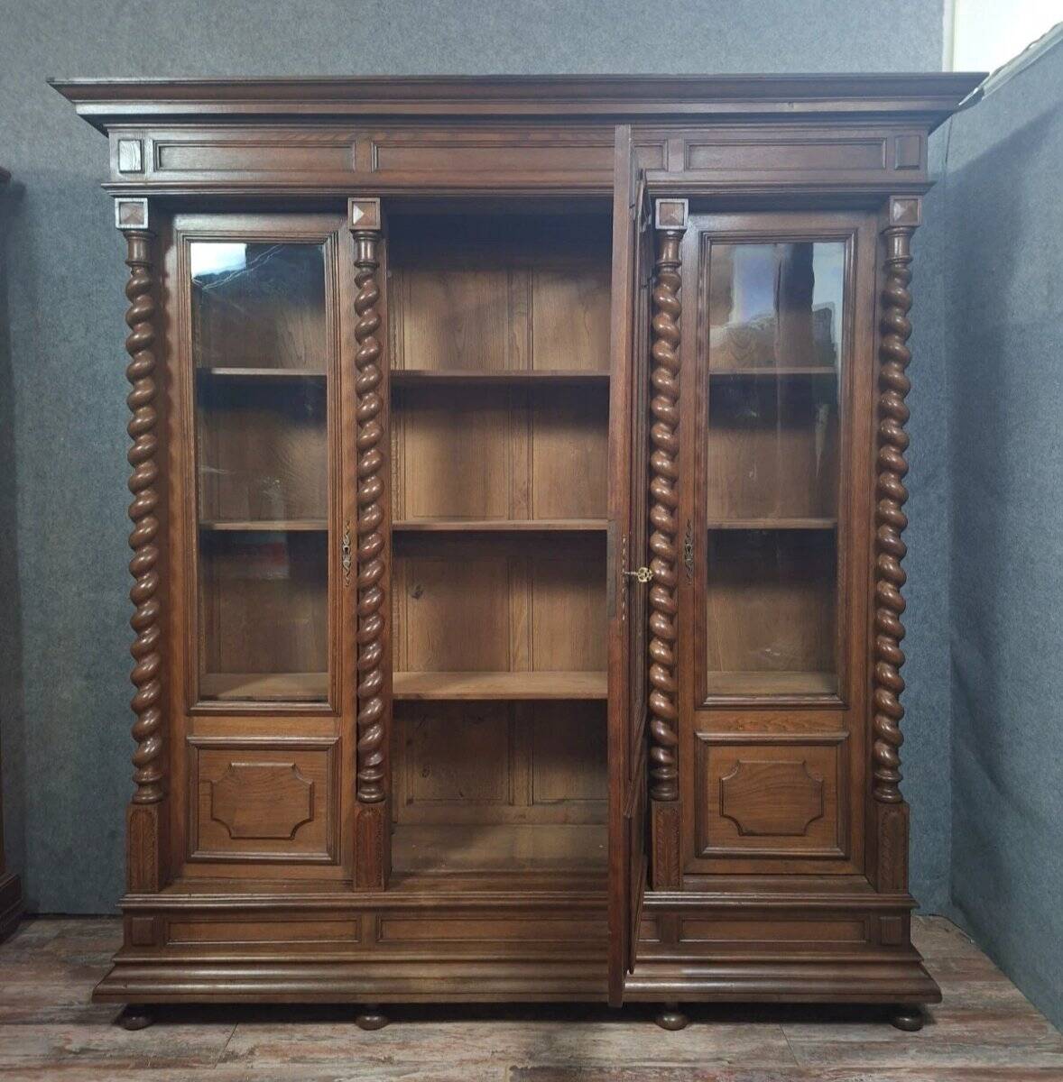 oak library in the Louis XIII style, work from the 19th century