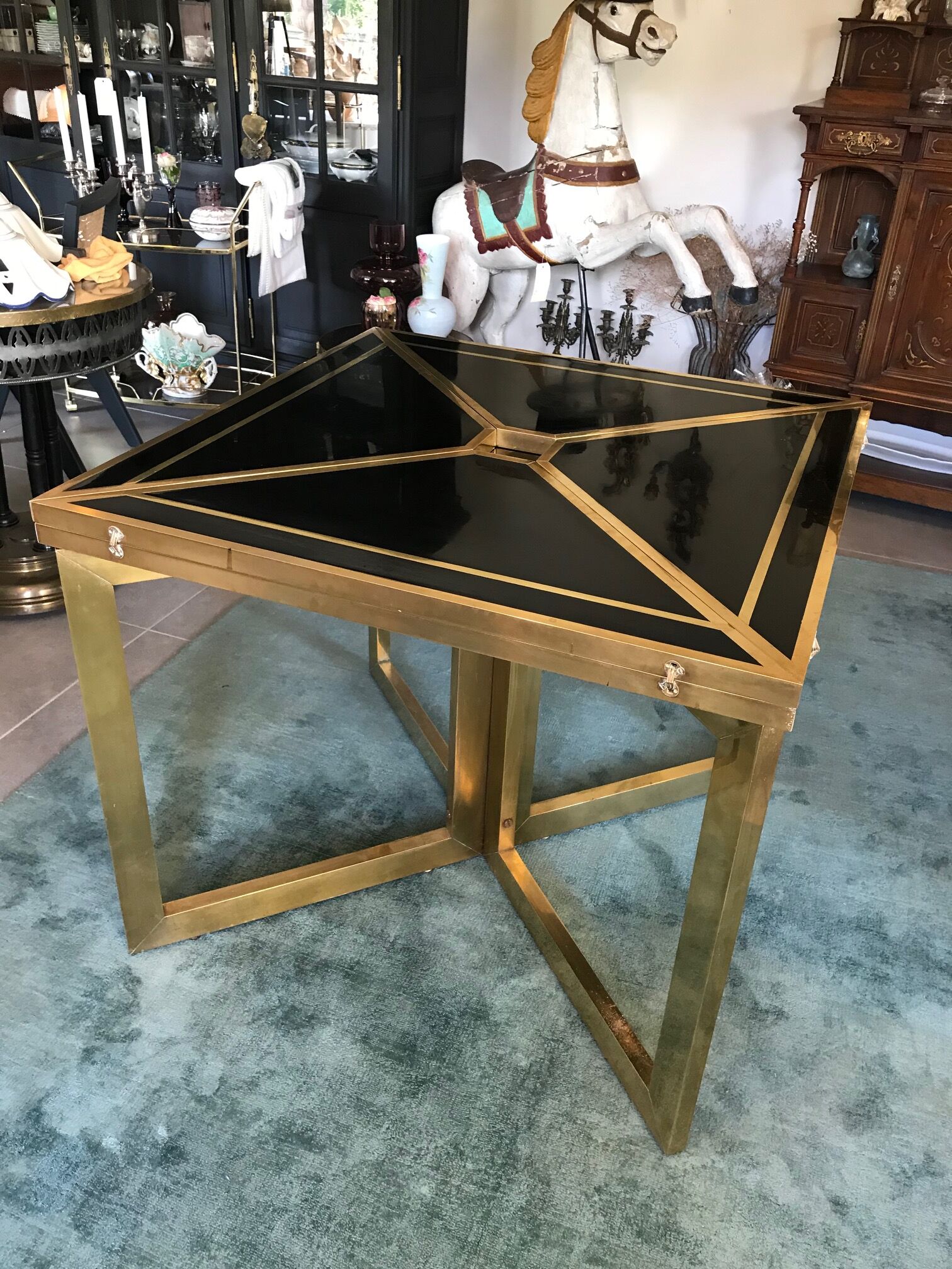 Romeo Rega extendable table