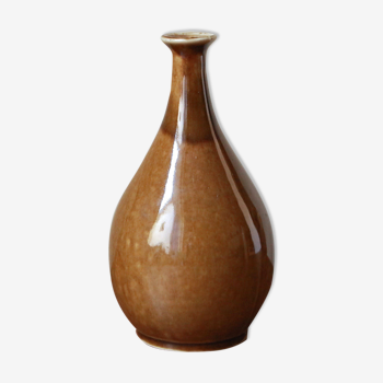 Ceramic vase