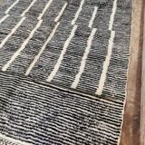 Black and white striped Beni Ouarain rug 3/2m
