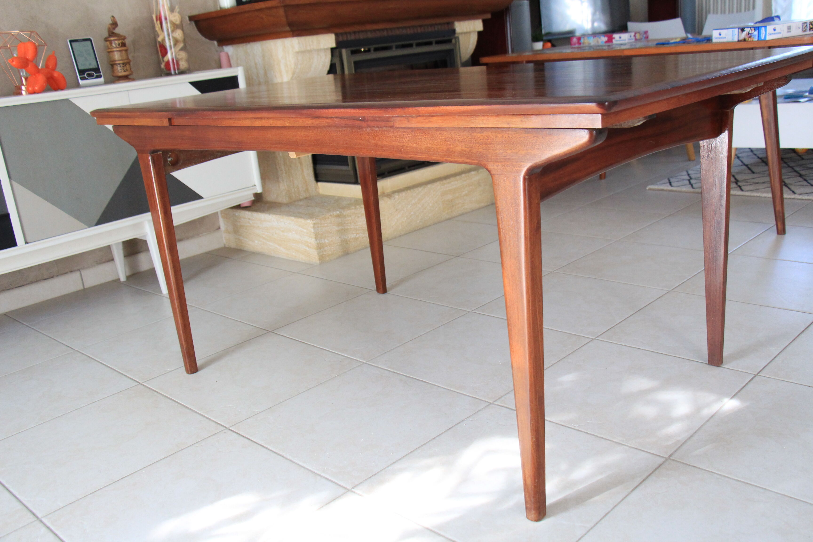 Extendable Scandinavian  table Rio rosewood