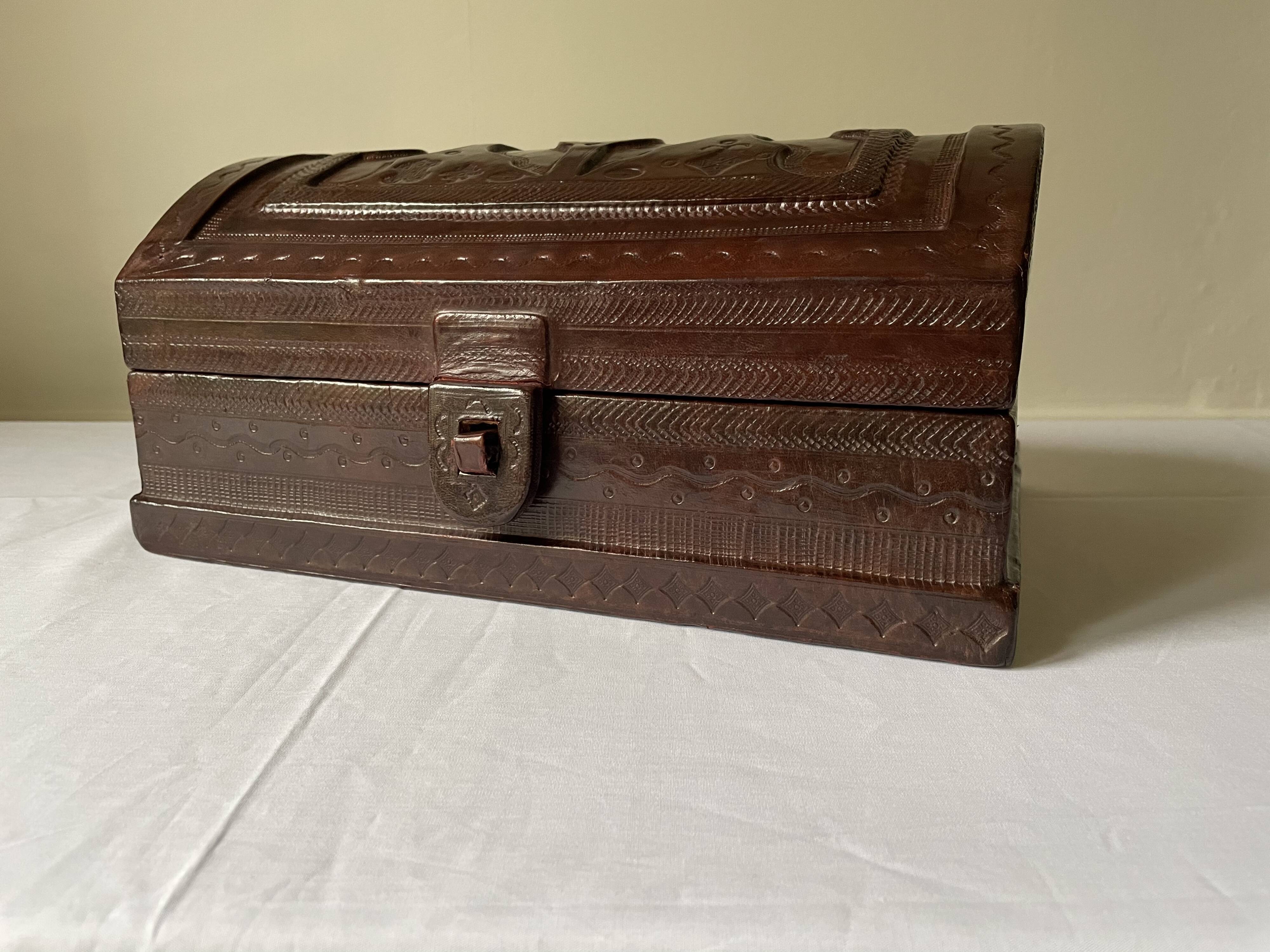 Coffret en cuir embossé Touareg