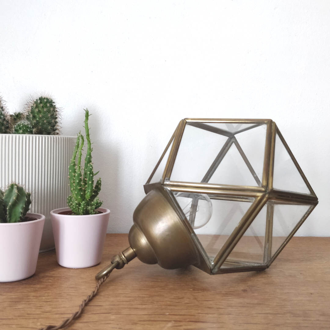 Brass polygon lamp
