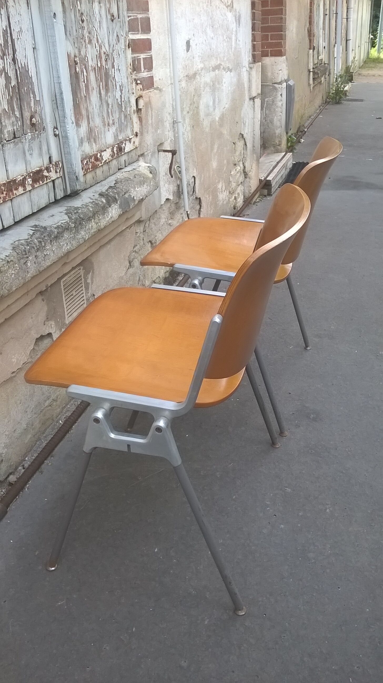 pairs chairs Giancarlo Piretti 1970