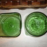 Rattan aperitif servant with 2 green glass ramekins