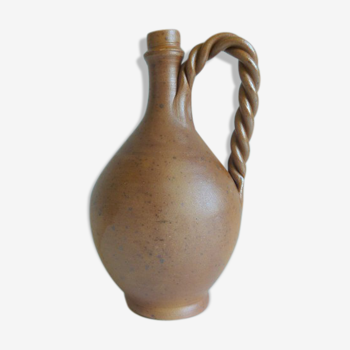 Twisted sandstone pitcher handle