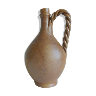 Twisted sandstone pitcher handle