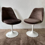 Pair of tulip chairs by Eero Saarinen, Knoll 80