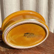 Terrine en barbotine en forme de poule