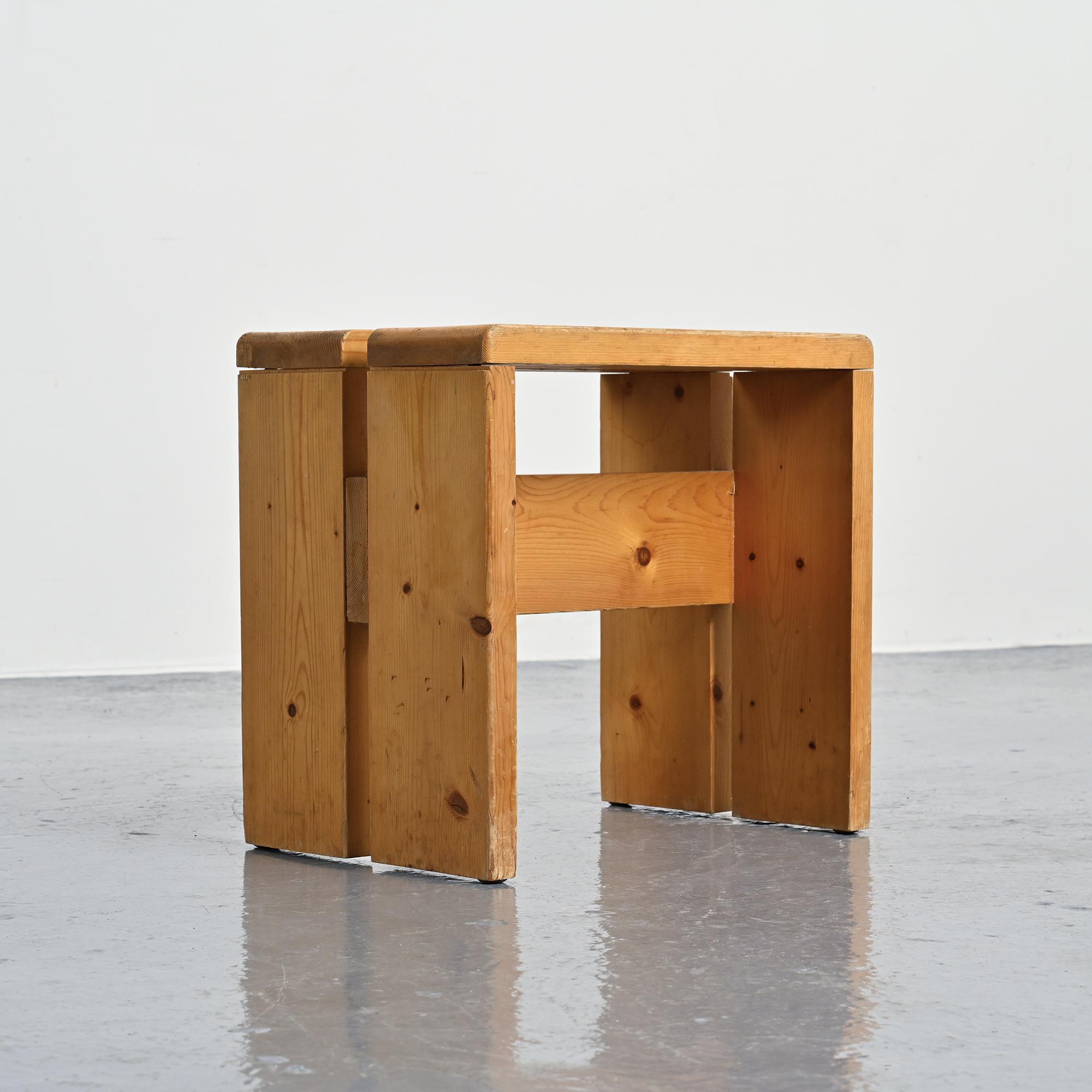 Tabouret en pin massif, Les Arcs
