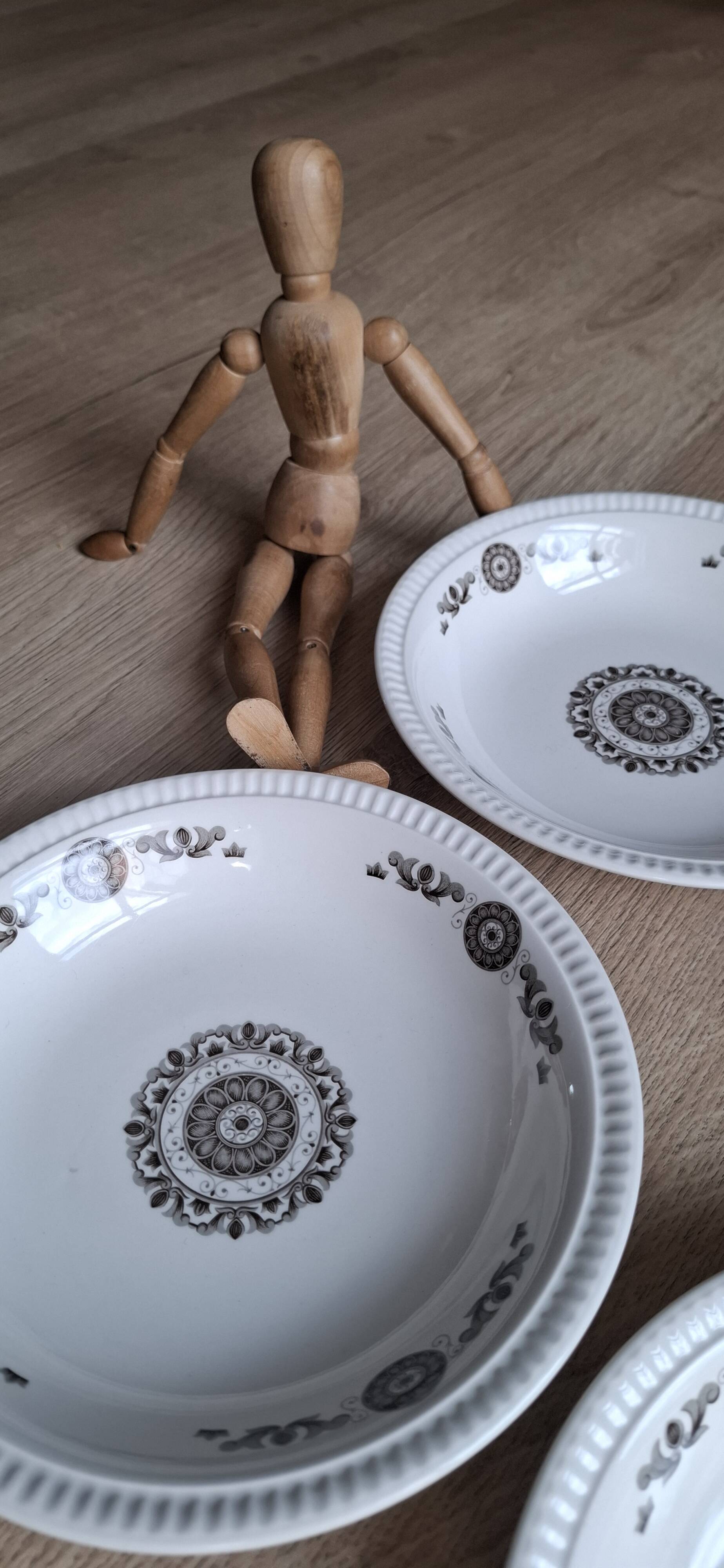 Set of 6 Murielle Boch plates