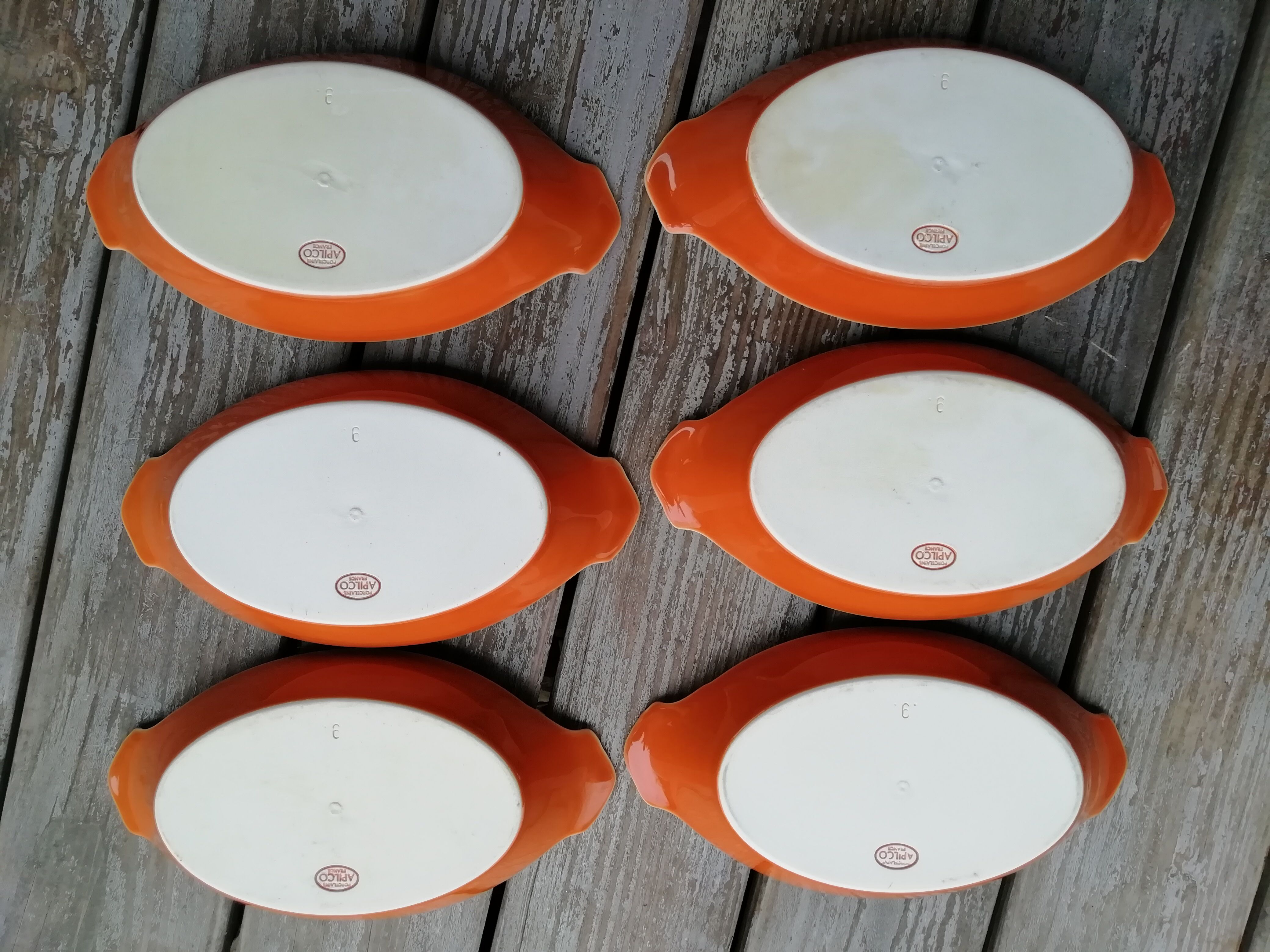 Set of eared dishes