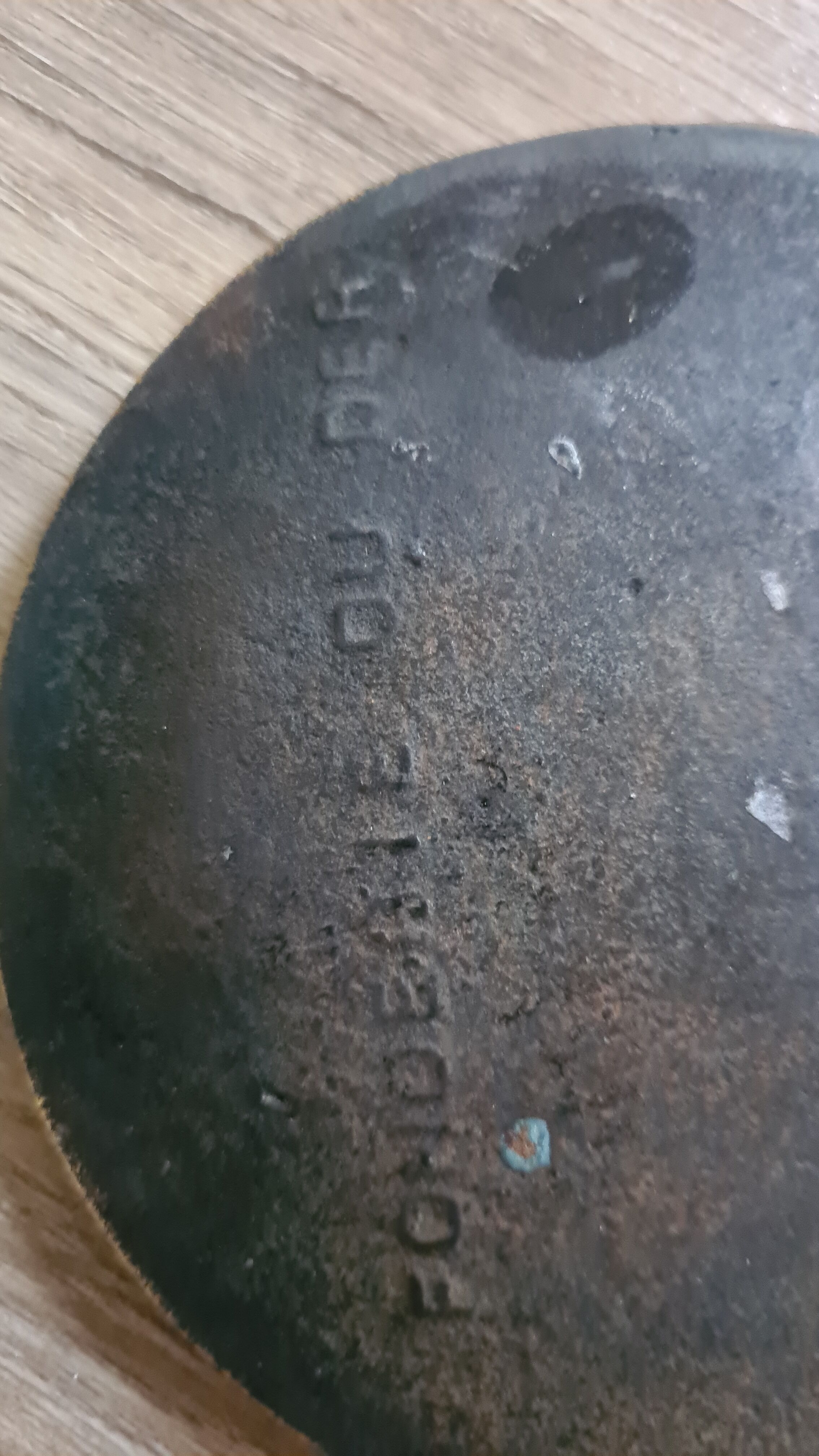 Old bronze cup, ashtray Taittinger