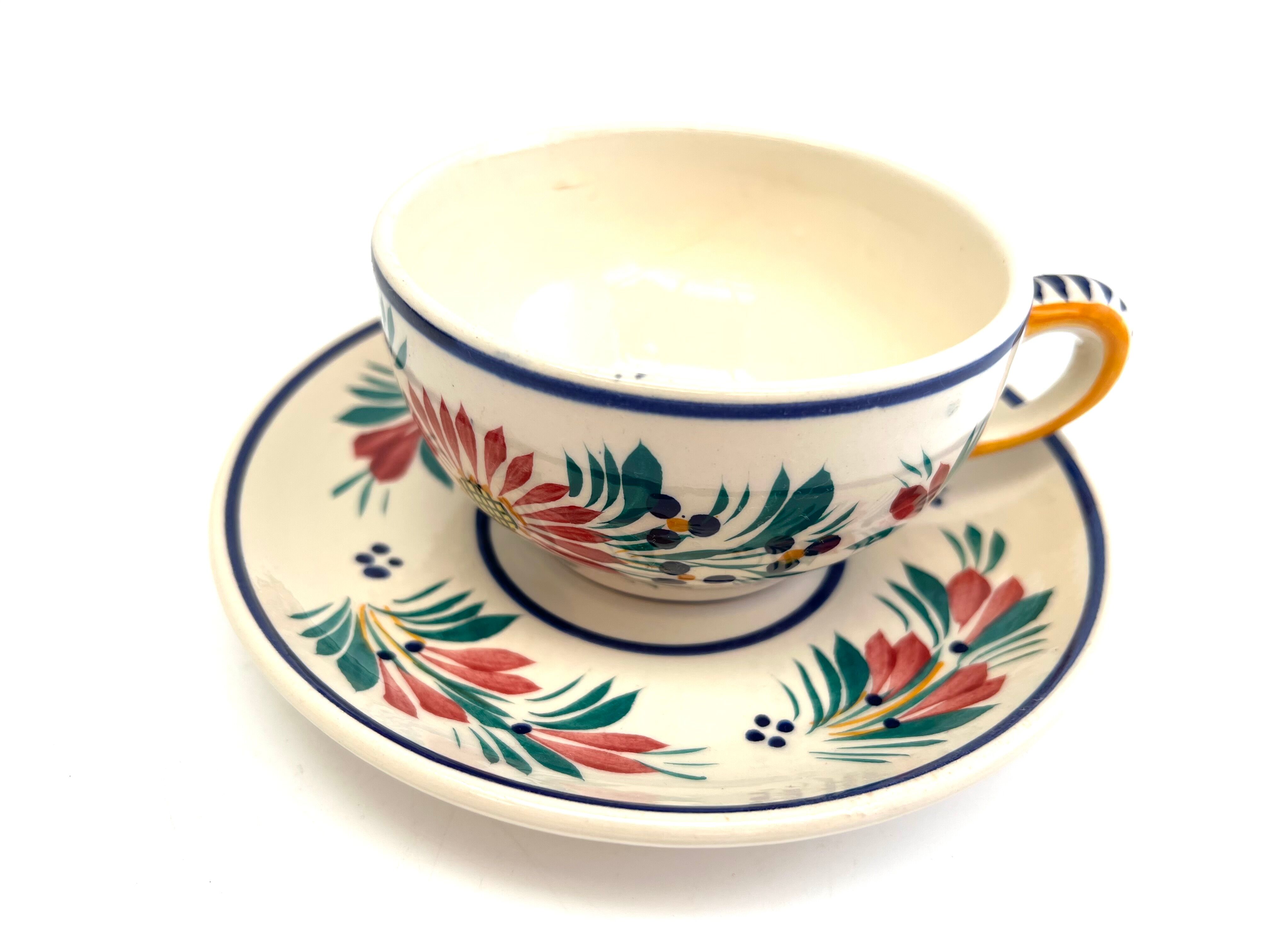 Tasse et sous tasse à thé Quimper décor fleurs