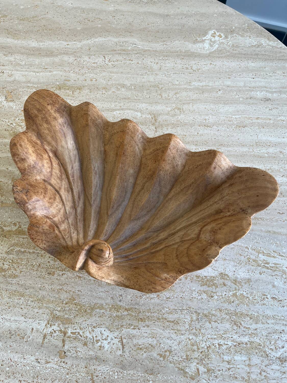 Coupe bénitier ancienne en bois sculpté