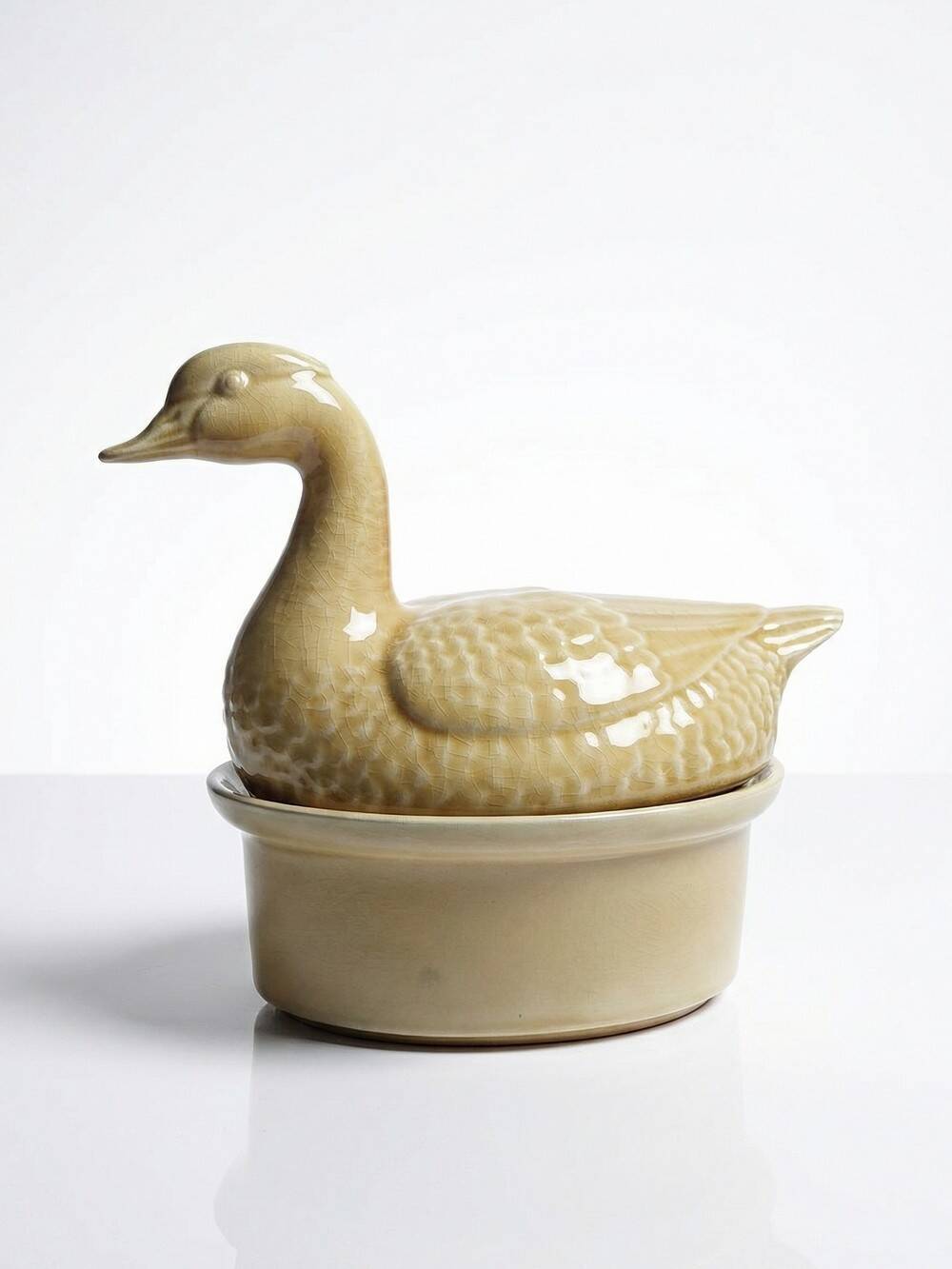 Small vintage terrine GEO from the 50s-60s, beige ceramic duck.