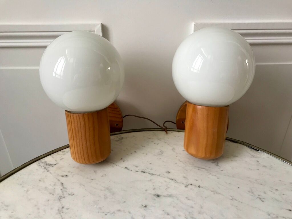 Pair of opline sconces and blond wood pine desgin years 60-70