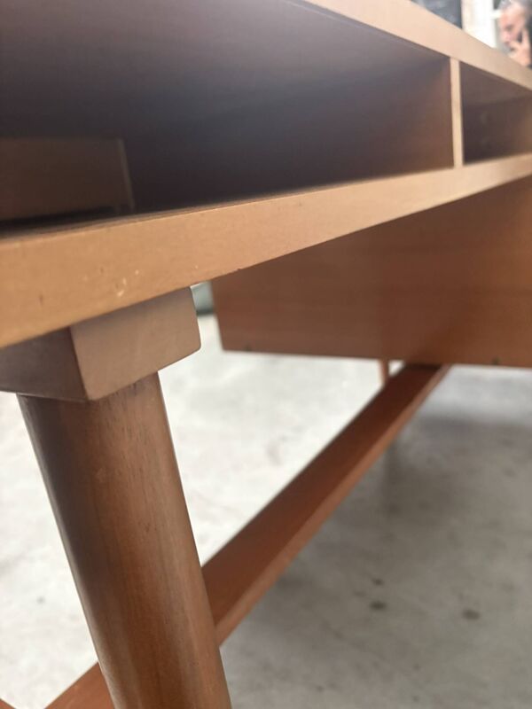 Bureau Scandinave midcentury à caisson et finition acajou