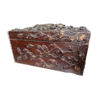 Carved wooden box China / Japan early 20th century