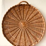 Round wicker tray