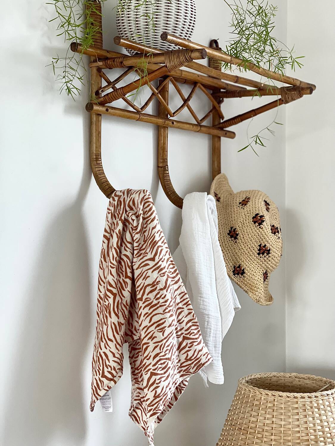 1960s rattan wall hook shelf