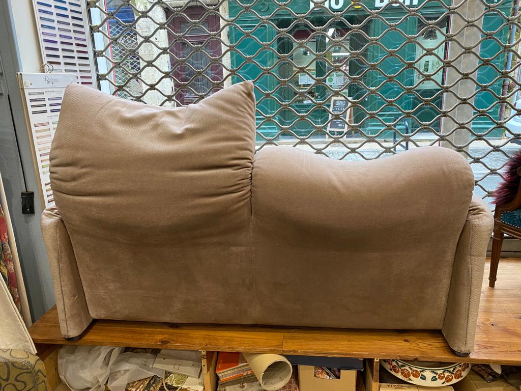 Maralunga sofa by Vico Magistretti