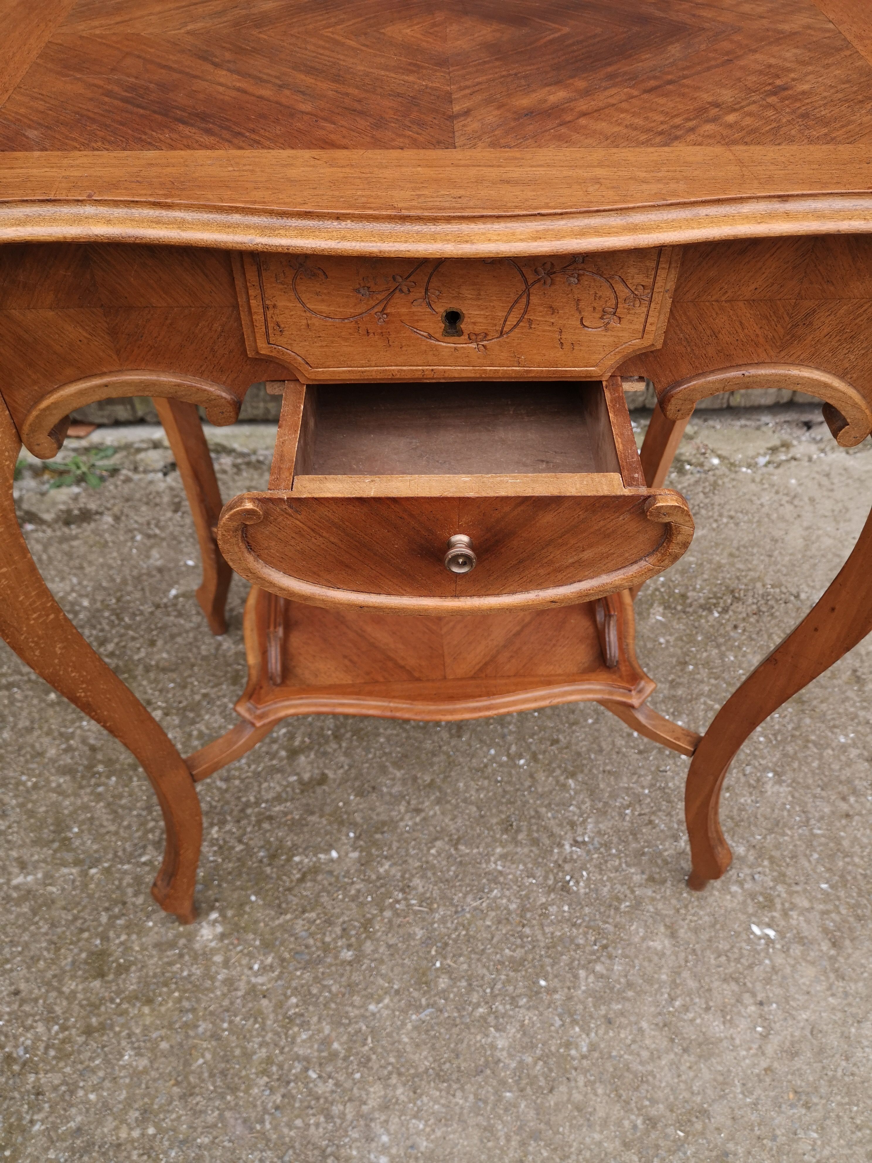 Charming small hairdresser 1900