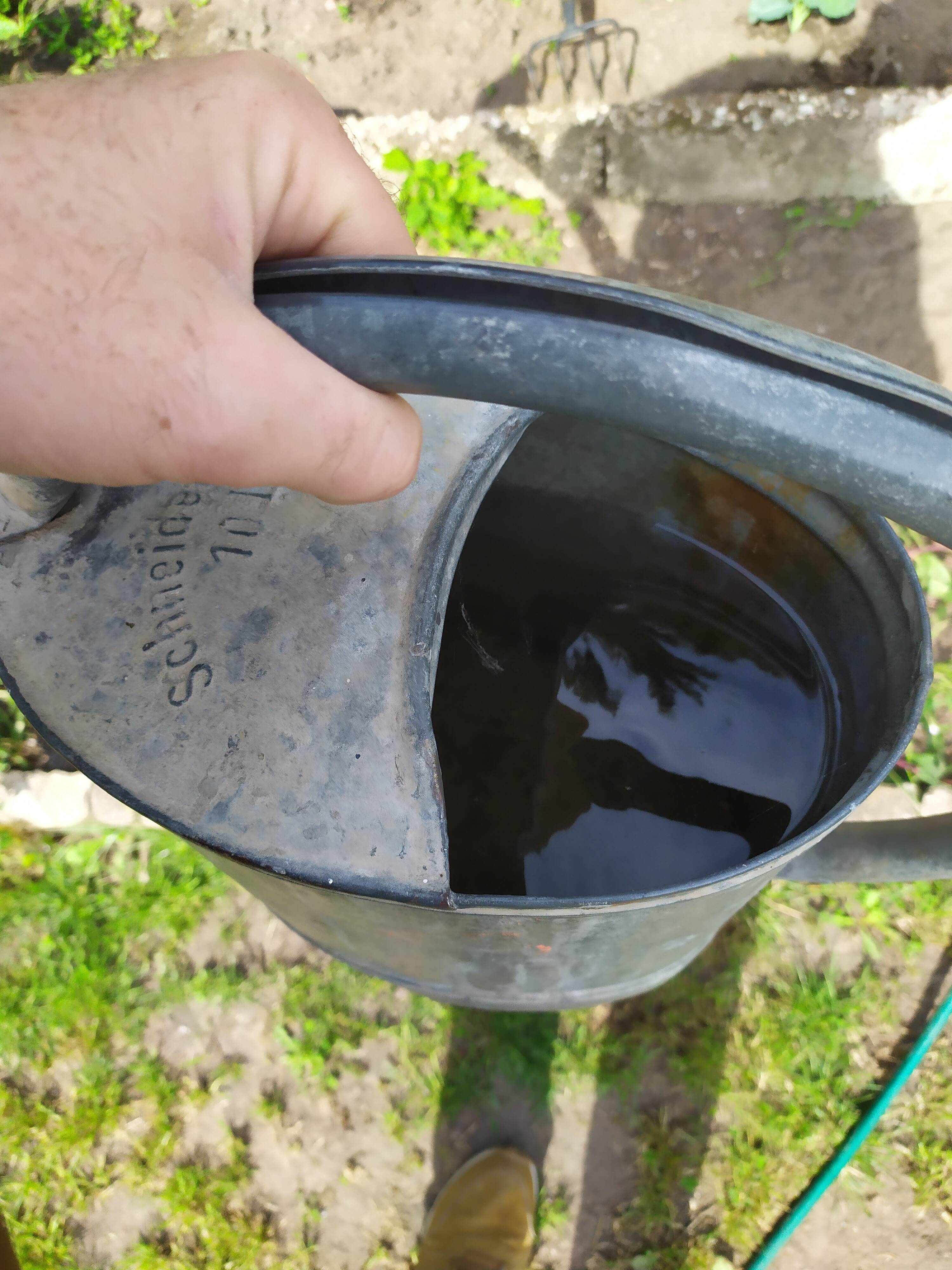 Zinc watering can + pommel - german