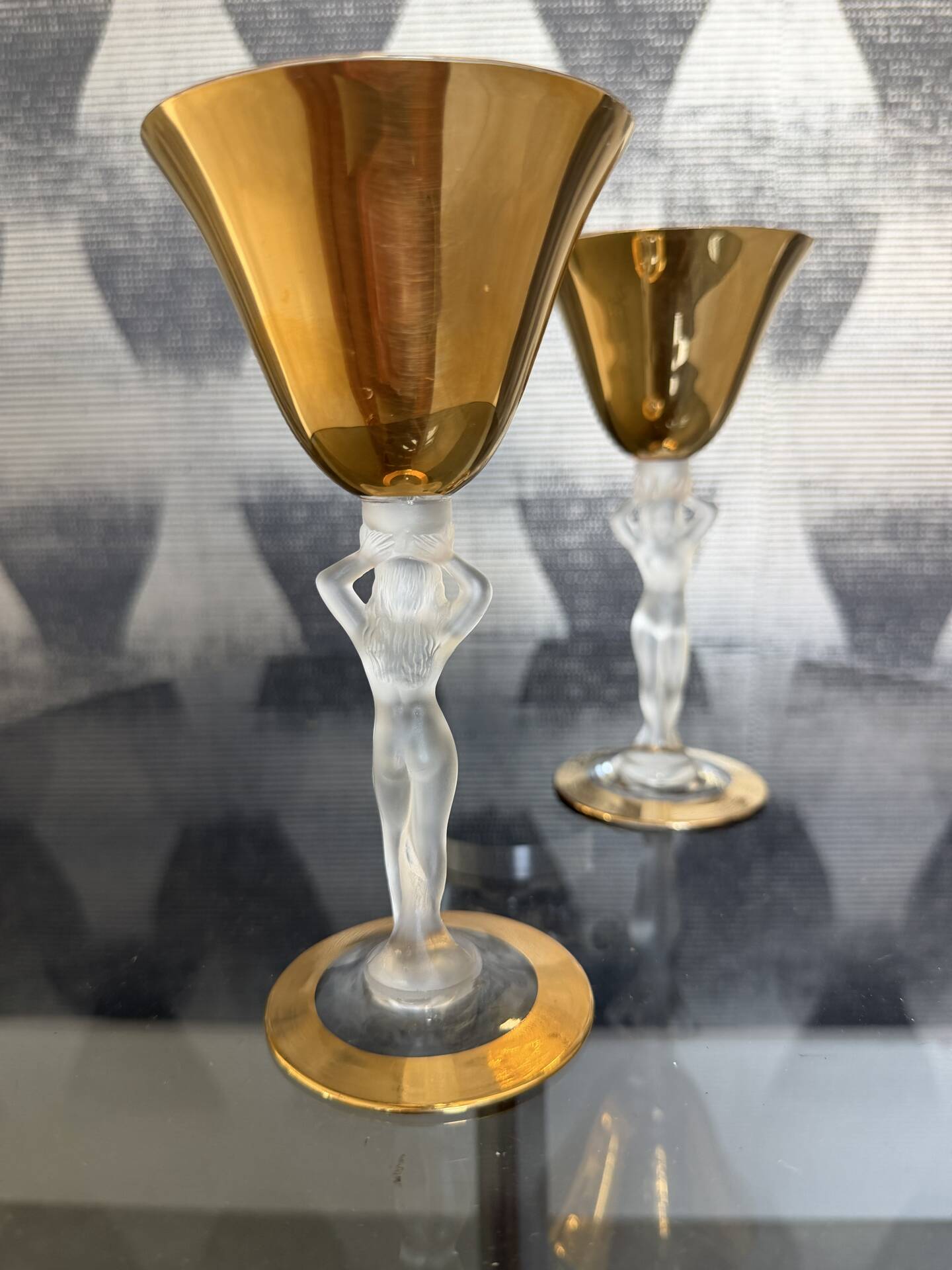 "Pair of cocktail glasses attributed to Bayel, Bacchante model, in ve"