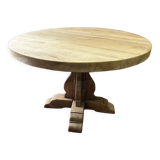 Round table in solid oak