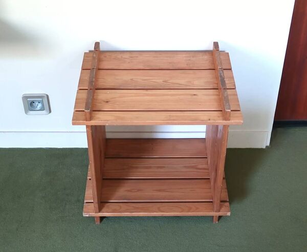 Table d'appoint ou chevet en pin maison regain, années 70