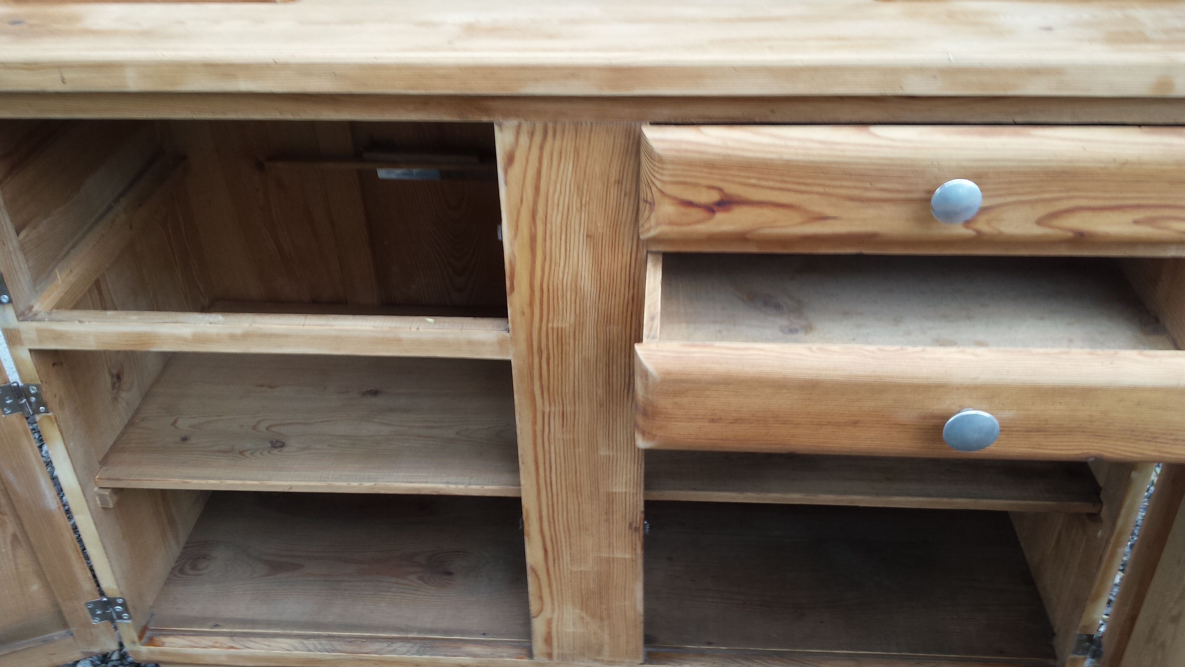 Raw mado buffet, sanded