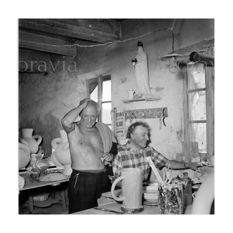 Photography, "Pablo Picasso and Marc Chagall", Gordes, 1948 / 15 X 15 cm / B&W