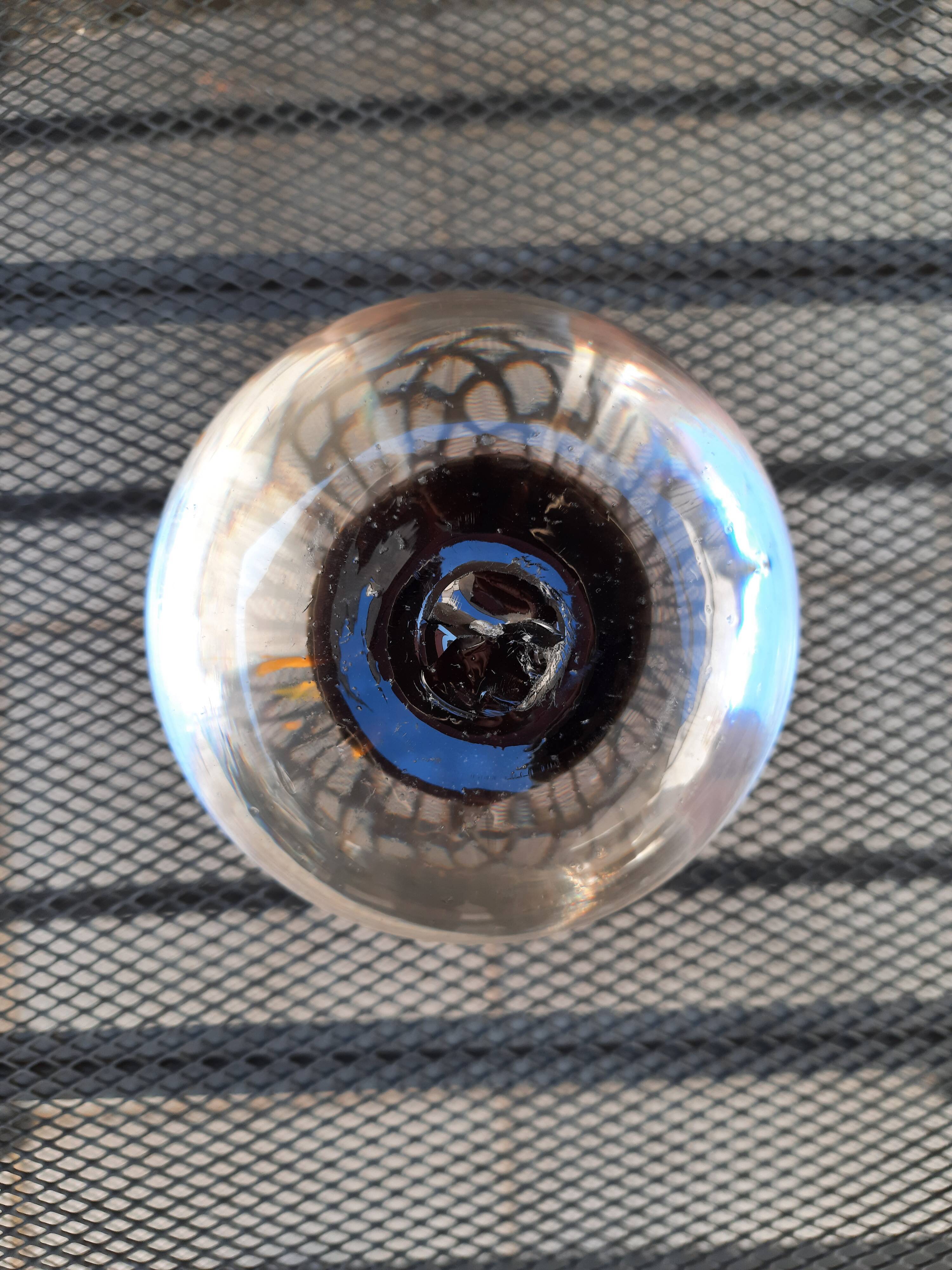 Sulfide-paper press made of glass, black & yellow, star décor.