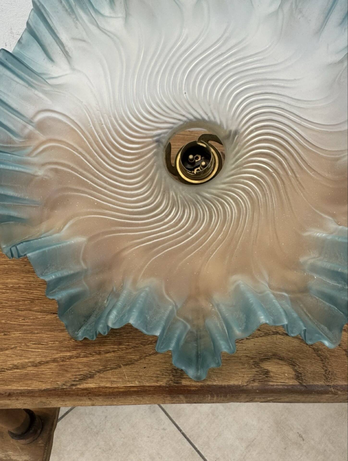 Ancienne Suspension abat jour dentelle verre plissé bleu griffe +douil