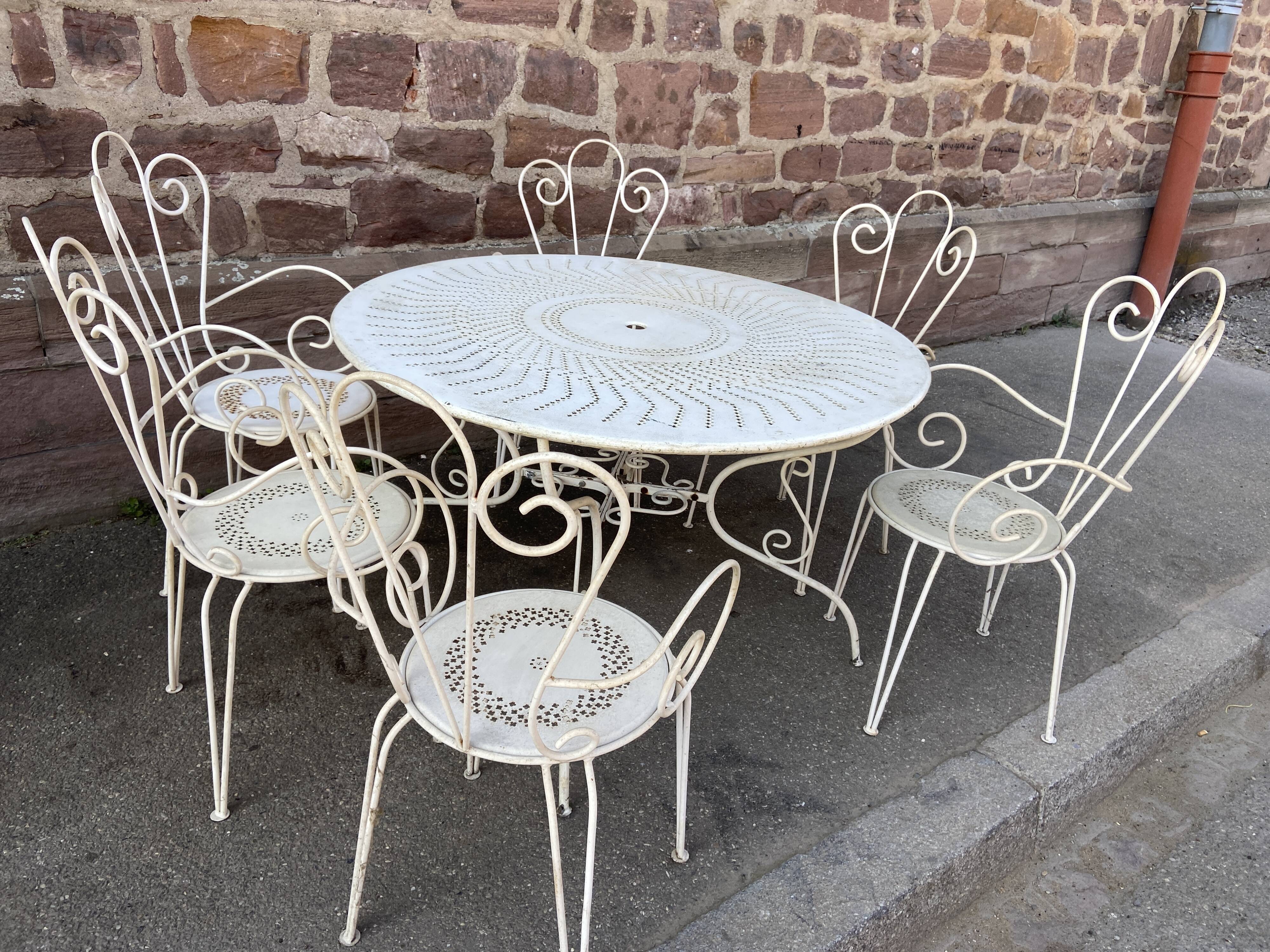 Garden furniture in wrought iron 1970