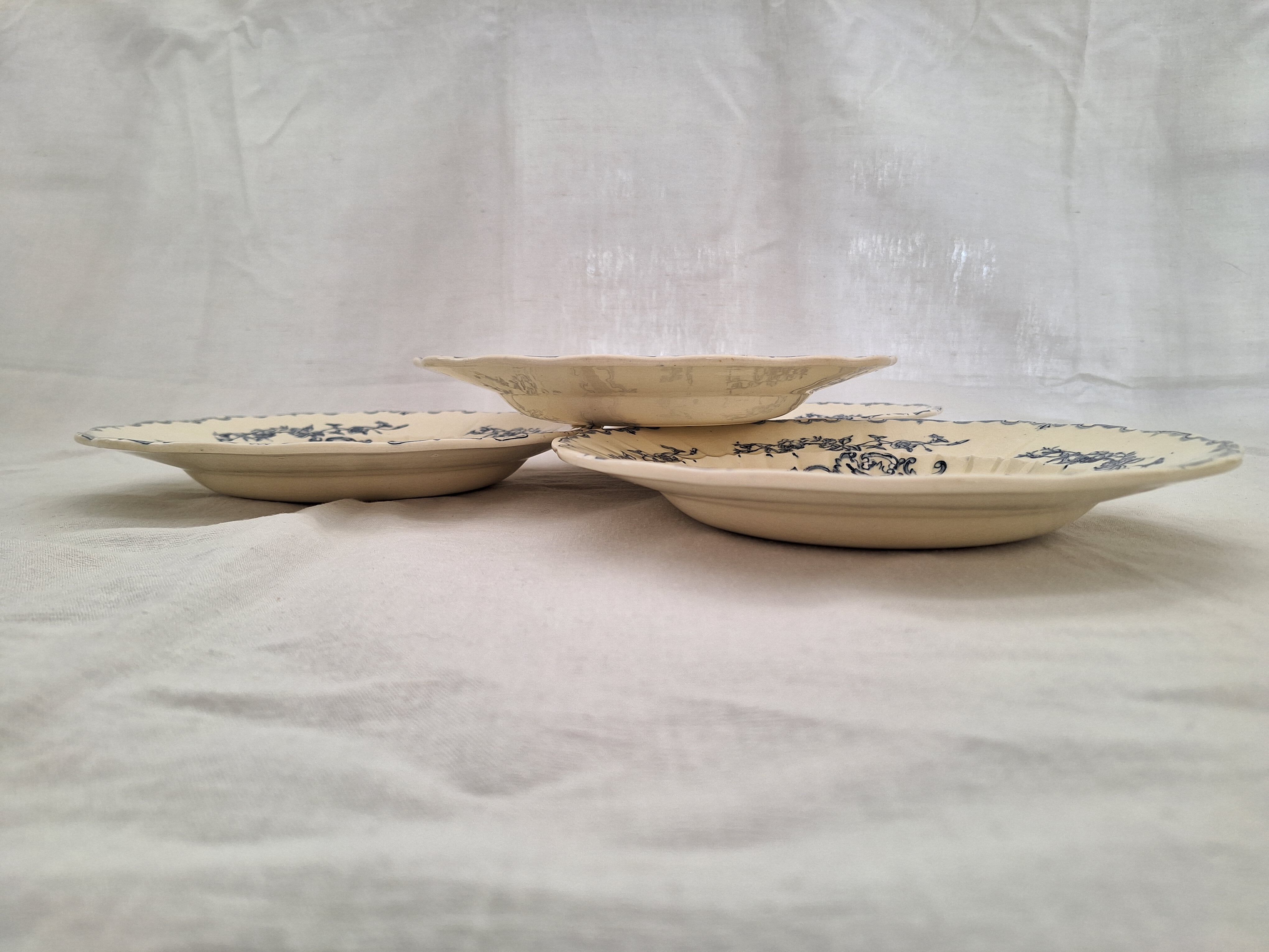 Vintage hollow plates HC Moscow