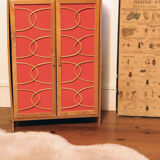 Armoire de poupée vintage osier