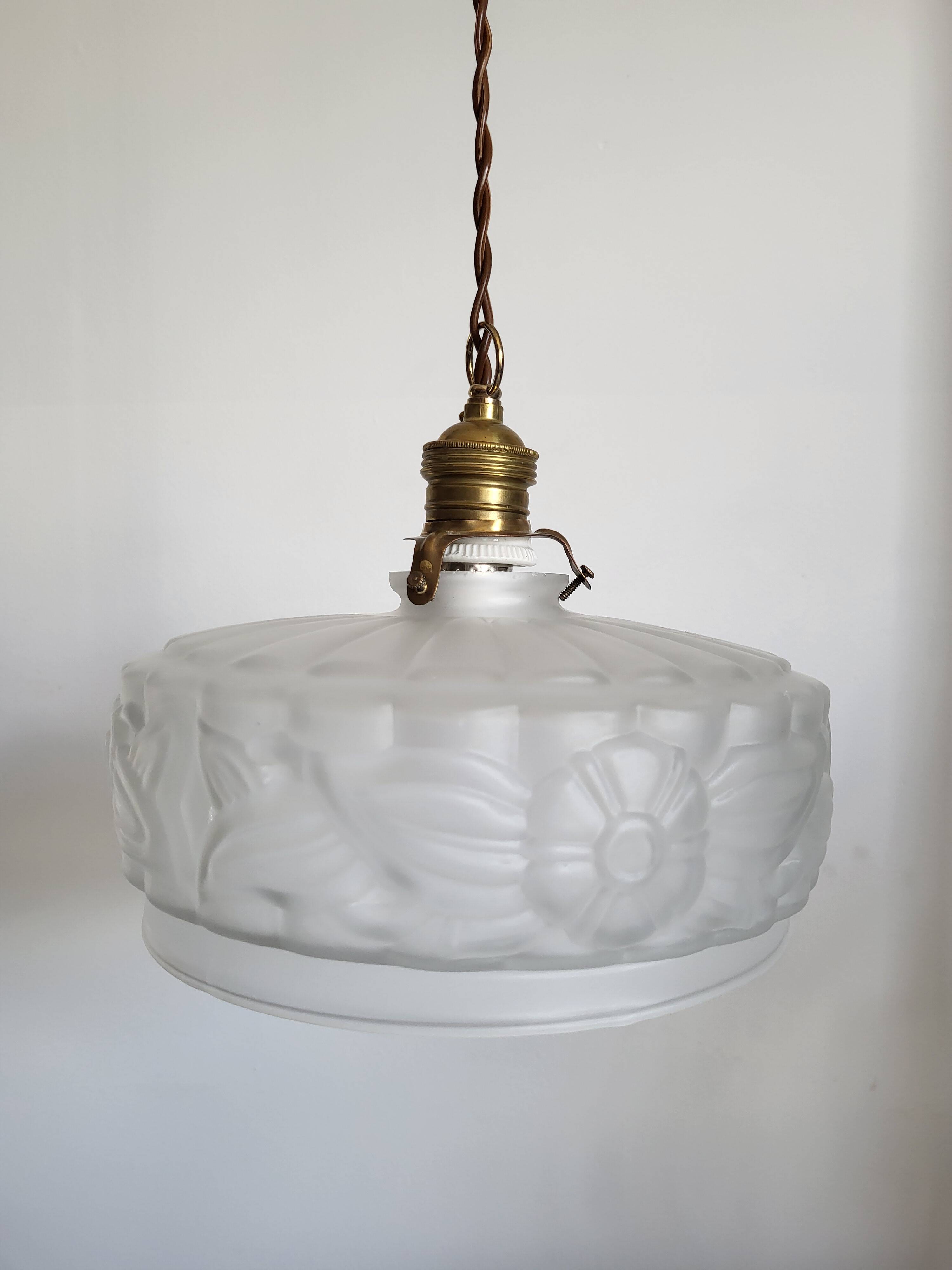 Lampe de plafond Art nouveau en persglas forgé avec décor floral, Frankrijk